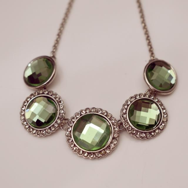 Green and Silver Tone Fashion Necklace