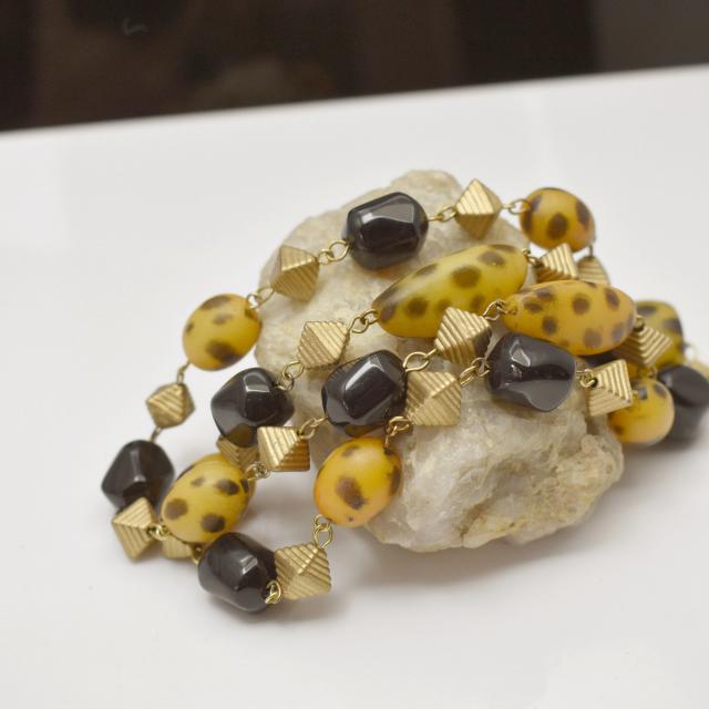 Vintage Yellow Leopard Spotted and Black Bead Link Necklace